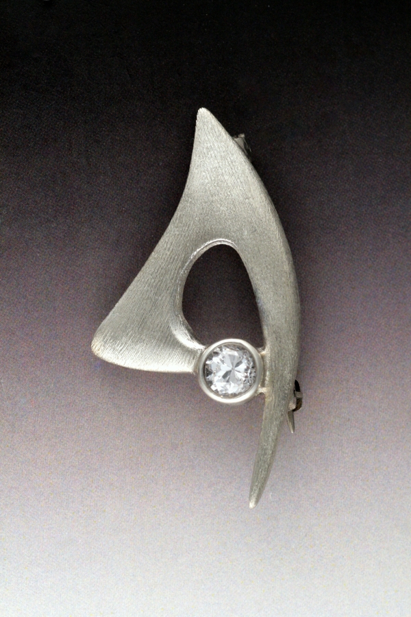Click to view detail for MB-PN4  Brooch To The Point  $248
